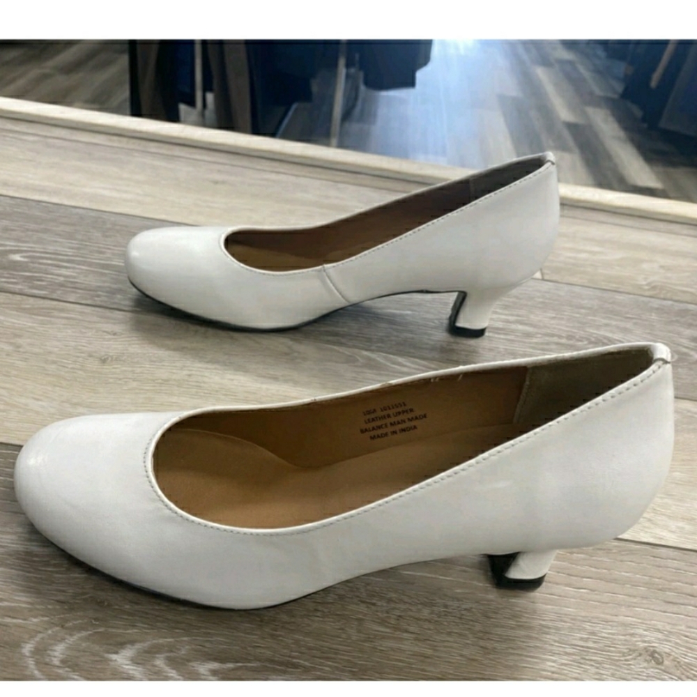 ARRAY womens Flatter Kitten Heels Pumps White Leather Shoes Size  10W New